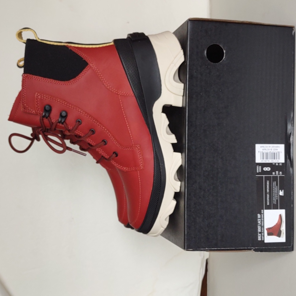 BRAND NEW SOREL BREX BOOT LACE UP